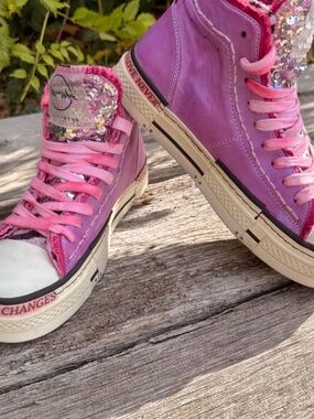 Rebecca White "Acid" high-top in fuchsia, size 7 the purple is leather